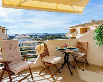 Alvor - Homely 3-Bed Duplex Apt Near Beach with AC, Pool- and Sea View.(sleep 6) - Alvor - Balcony
