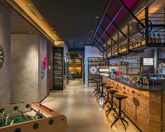 Moxy Osaka Honmachi - Osaka - Bar