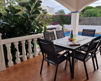 'Delphine'@MARISOL: 100m to the beach, private pool, A/C, WiFi, dog beach - Riumar - Balcon