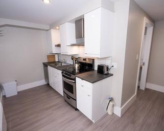 For the couple or the family - Edmundston - Kitchen