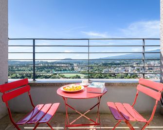 Shin Shin Hotel Cheonjiyeon - Seogwipo - Balkon