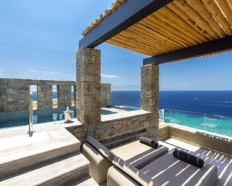 Tropicana Hotel , Suites & Villas Mykonos - פלאטיס גיאלוס - מרפסת