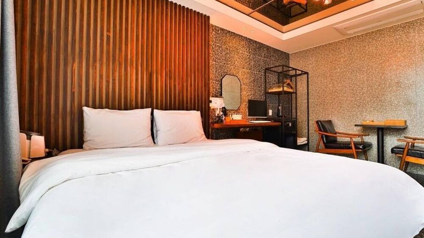 2월호텔 통영죽림점