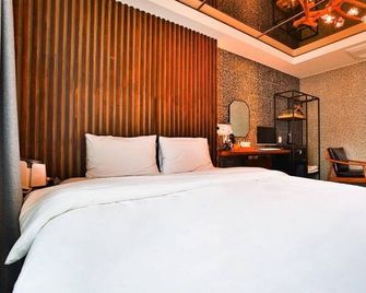 Hotel February Tongyeong Jukrim - Tongyeong - Habitación