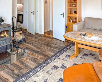 1 Bedroom Beautiful Home In Tranås - Tranas - Huiskamer