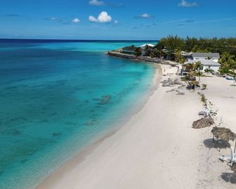 The Sands Hotel - Cockburn Town - Beach