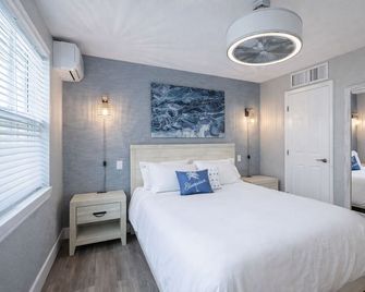 Blue Wave Suites - Clearwater Beach