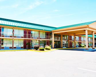 Red Roof Inn & Suites Cave City - Cave City - Building