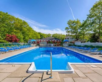 Rhumb Line Resort - קנבאנקפורט - בריכה