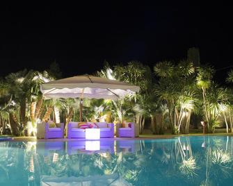 B&B Villa Adriana - Andria - Pool