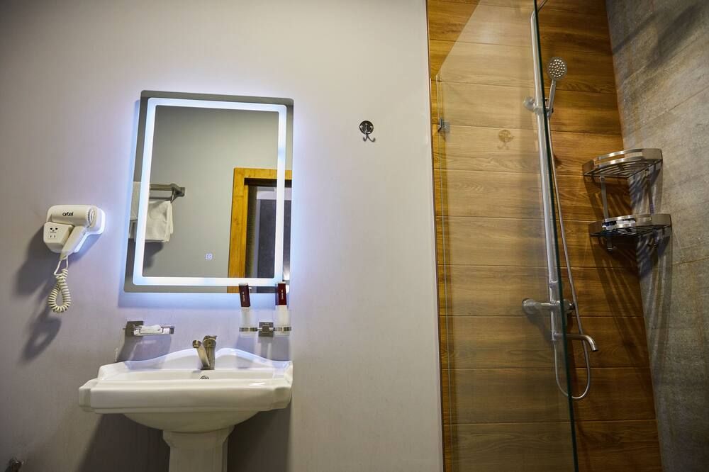 Art Plaza Hotel