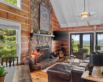 Top of the Mountain Breathtaking Views Hot Tub - Blue Ridge - Living room