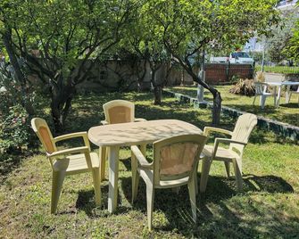 Hotel Azure - Dhërmi - Patio