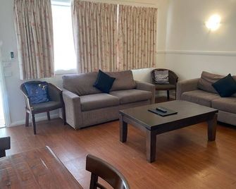 The Esplanade Motel - Lakes Entrance - Sala de estar