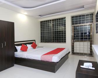 Hotel O Royal inn - Jabalpur - Bedroom