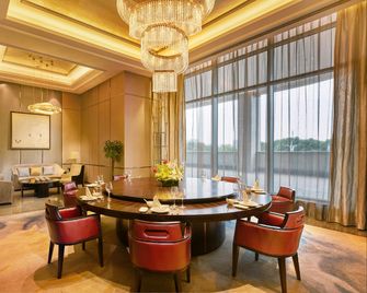 DoubleTree by Hilton Ningbo Beilun - Ningbo - Dining room