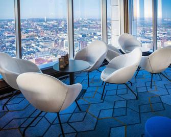 Courtyard by Marriott Katowice City Center - Katowice - Sala d'estar