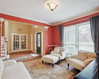 Dfw Getaway - 4 Bedrooms Pool Oasis Media Room - Flower Mound - Living room