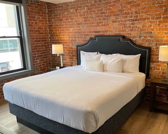 Marvelous 1 Bed Riverfront Park Travel Apartment - Spokane - Bedroom