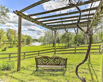 Cozy Upstate Studio w/ Walkill River Views! - New Paltz - Patio