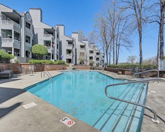 Waterfront Lake Norman Retreat w/ Pool Access! - Davidson - Pool