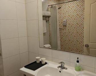 Homeinn Hotel (Tianjin Wuqing Jingjin Road Oriental Pearl) - Tianjin - Living room