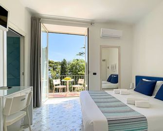 Hotel Spicy - סורנטו - חדר שינה