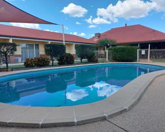 Emerald Explorers Inn - Emerald - Uima-allas