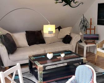 Charming apartment between Bremen and Bremerhaven - Hagen im Bremischen - Sala de estar