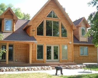 Crivitz Log Cabin on Sandstone Flowage 1 Hour - Lambeau Field - Crivitz - Building