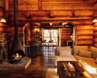 Renest - Kobe - Living room