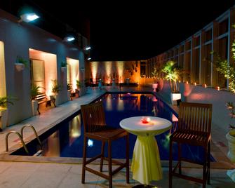 Holiday Inn Manaus - Manaos - Alberca