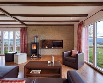 Lindner Hotel Nurburgring Ferienpark - Nuerburg - Living room