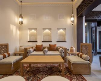 Mysk Al Badayer Retreat - Margham - Sala de estar