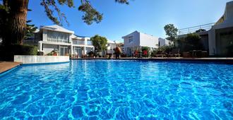 Loriet Hotel - Varia - Pool