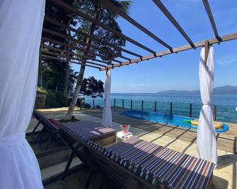 Pousada Serra&Mar Angra dos reis - Vila do Abraao - Parveke