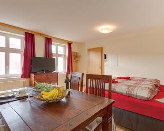 Altstadt Ferienwohnung - Нойруппін - Спальня