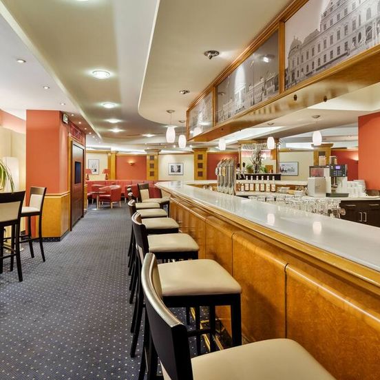 Bar view of Austria Trend Hotel Ananas