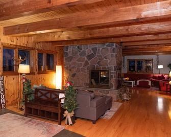 Holiday Retreat House - Fort Erie - Living room