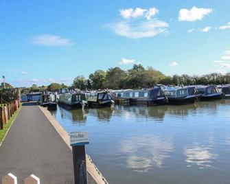 THE SWIFT, pet friendly, character holiday cottage in Wem - Whitchurch