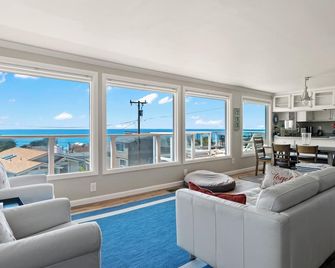 401 Hastings - Cambria - Balcón