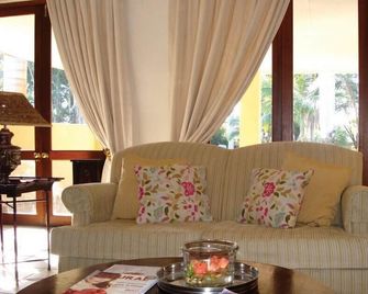 The Guest House Pongola - Pongola - Huiskamer