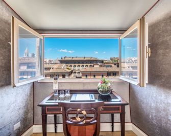 Eitch Borromini Palazzo Pamphilj - Rom - Balkong