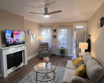 Cozy On The Hill - Wilmington - Sala de estar