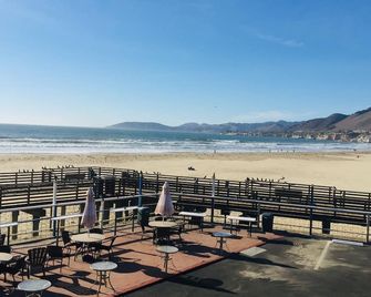Dolphin Cove Motel - Pismo Beach - Beach