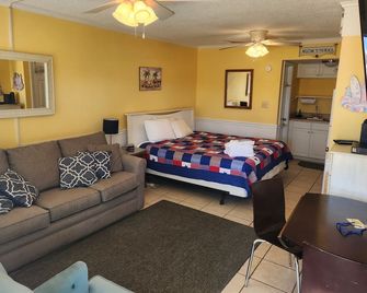 Waterfront, Poolside, King Bd, Ground-Floor, & Wifi - Atlantic Beach - Schlafzimmer