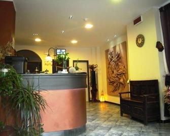 Hotel Magnolia - Albenga - Рецепція