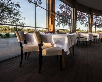 River Lodge - Viena - Restaurante