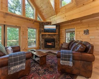 Hideaway Cabin in Cedar Mountain | 2 Bed, 2 Bath - Cedar Mountain - Living room