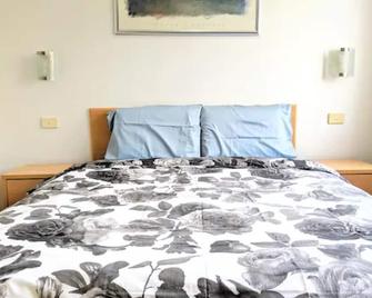 St Kilda Queen Studio Free Parking Wifi - St Kilda - Bedroom
